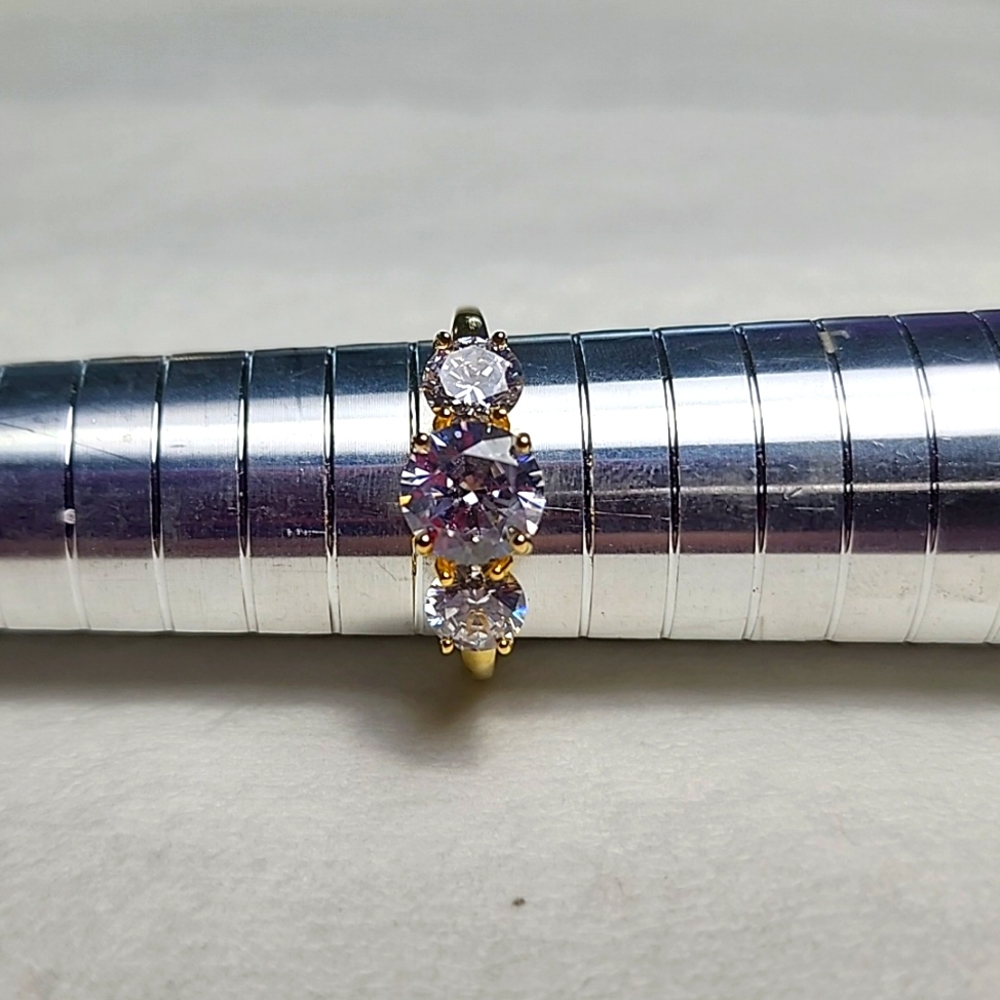 Bella Luce 3 Stone Ring Gold